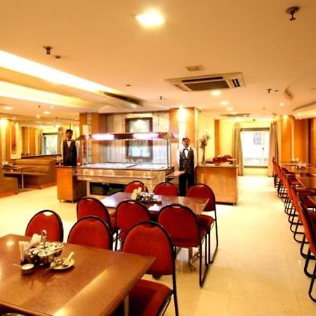 Hotel Southern Делі Номер фото