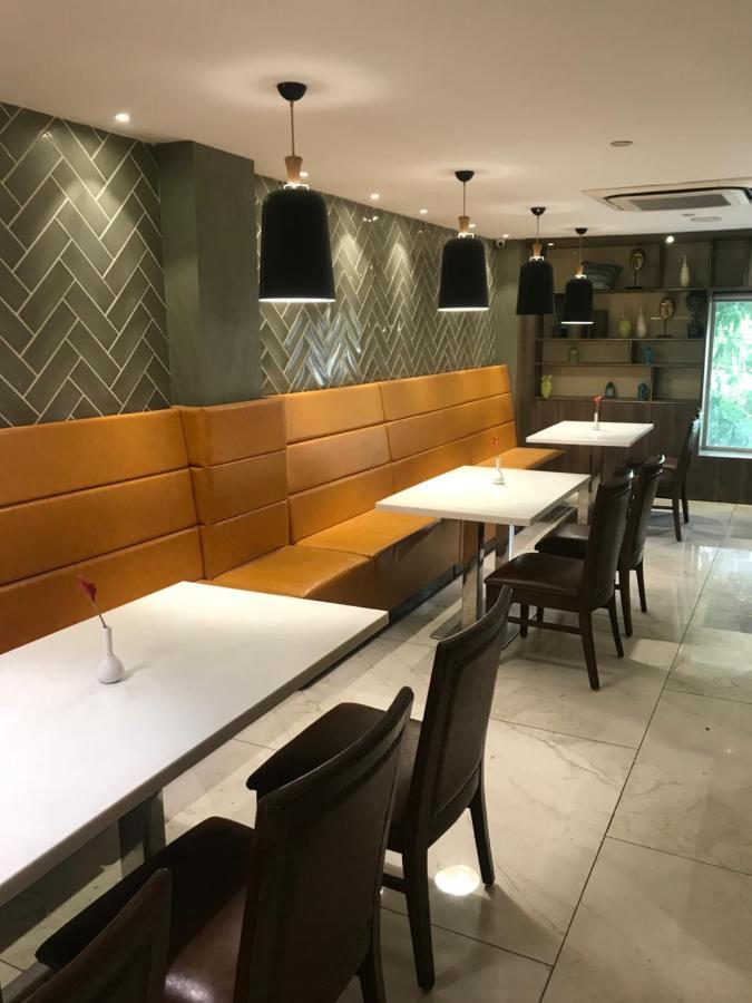 Hotel Southern Делі Екстер'єр фото