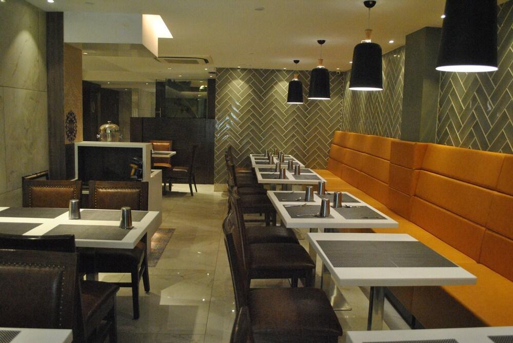 Hotel Southern Делі Екстер'єр фото