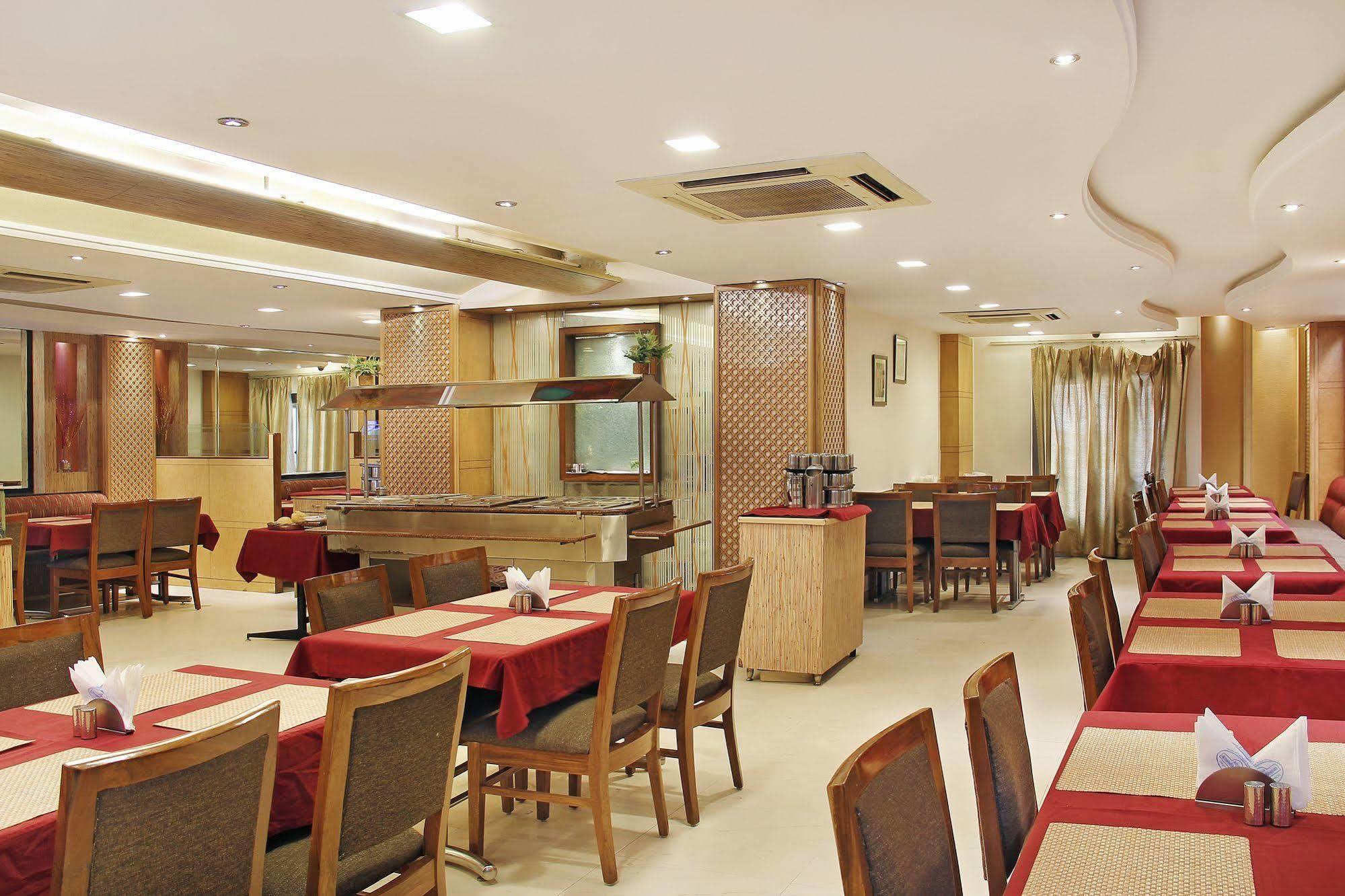 Hotel Southern Делі Екстер'єр фото