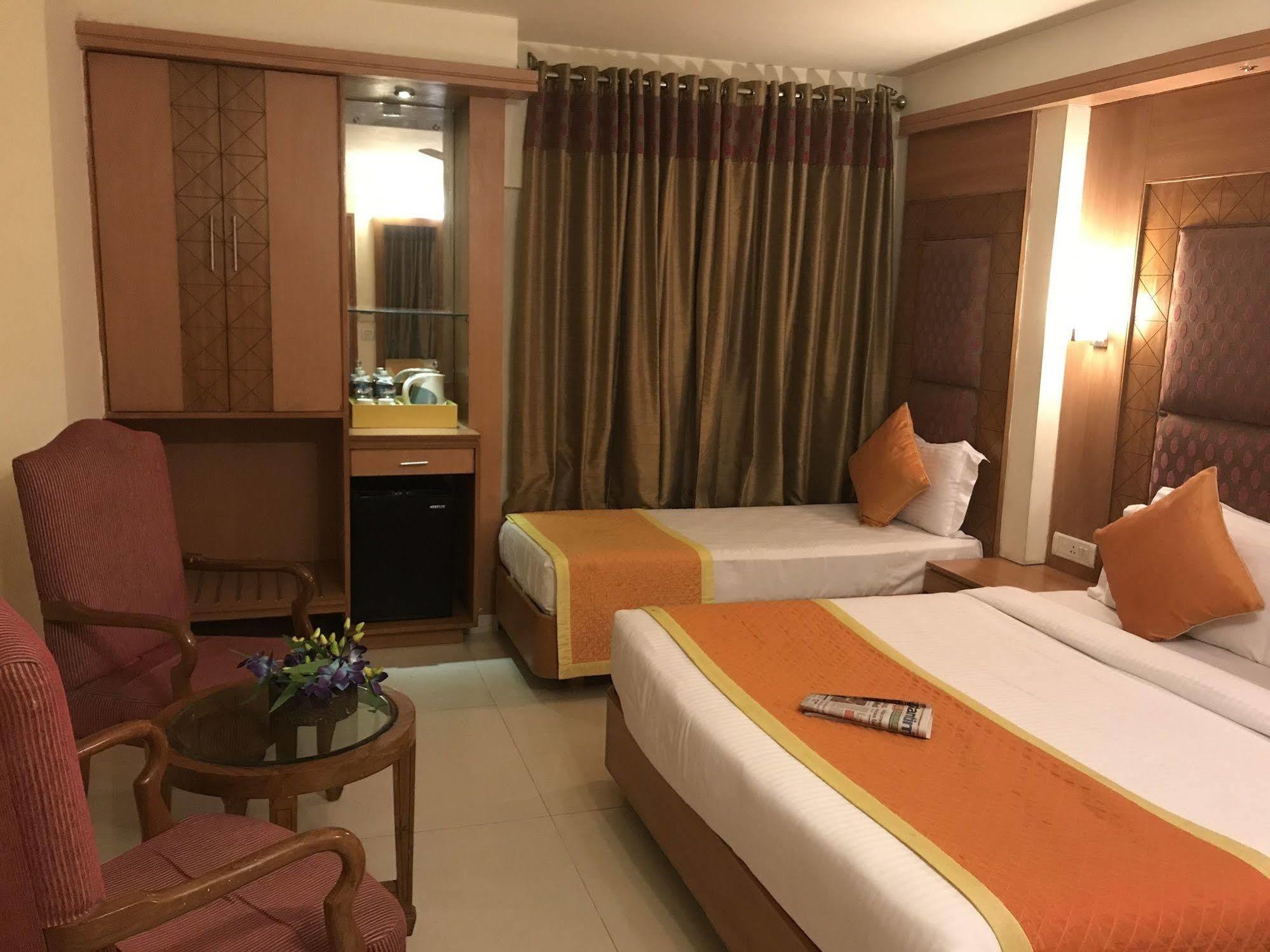 Hotel Southern Делі Екстер'єр фото