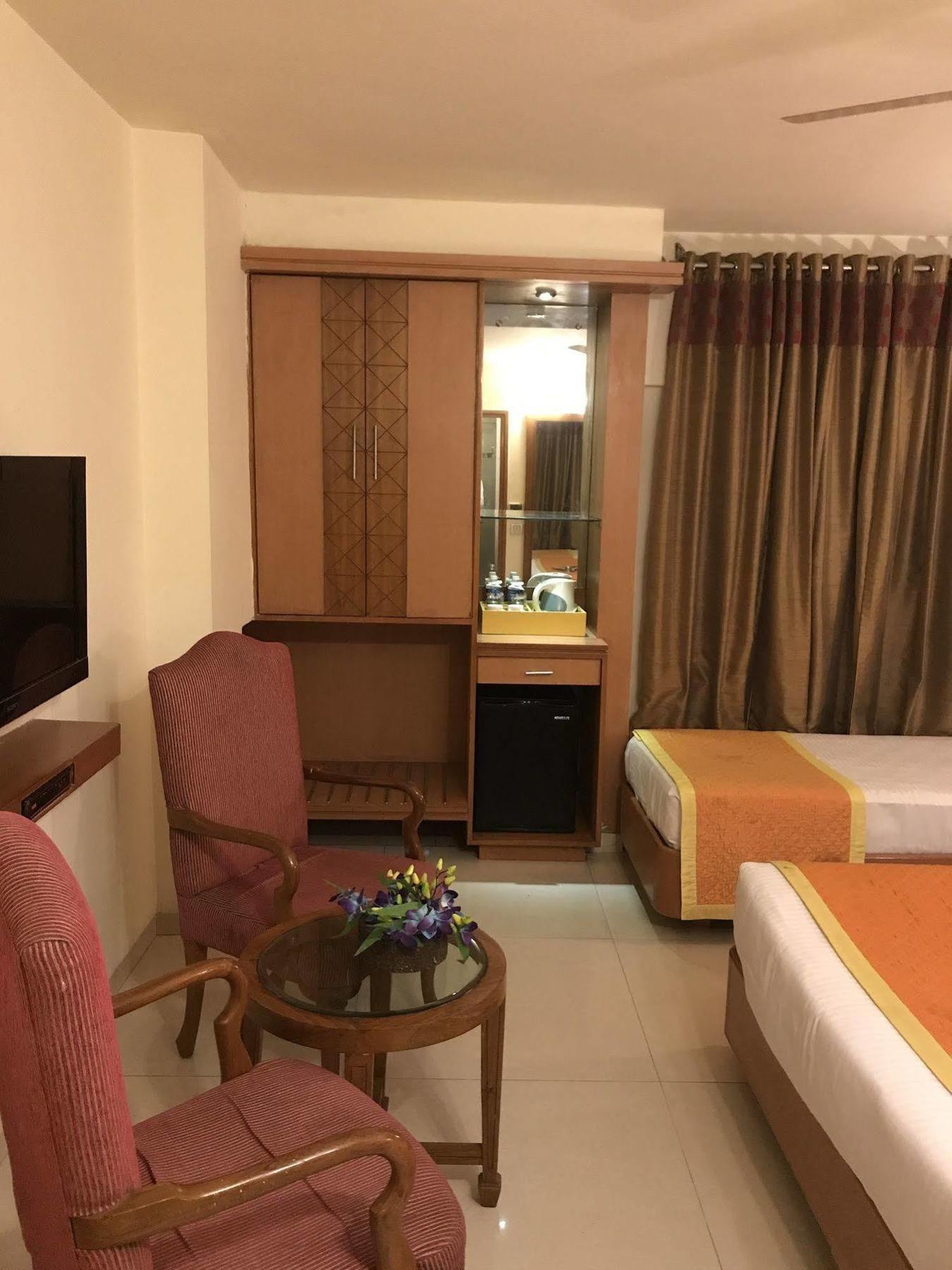 Hotel Southern Делі Екстер'єр фото