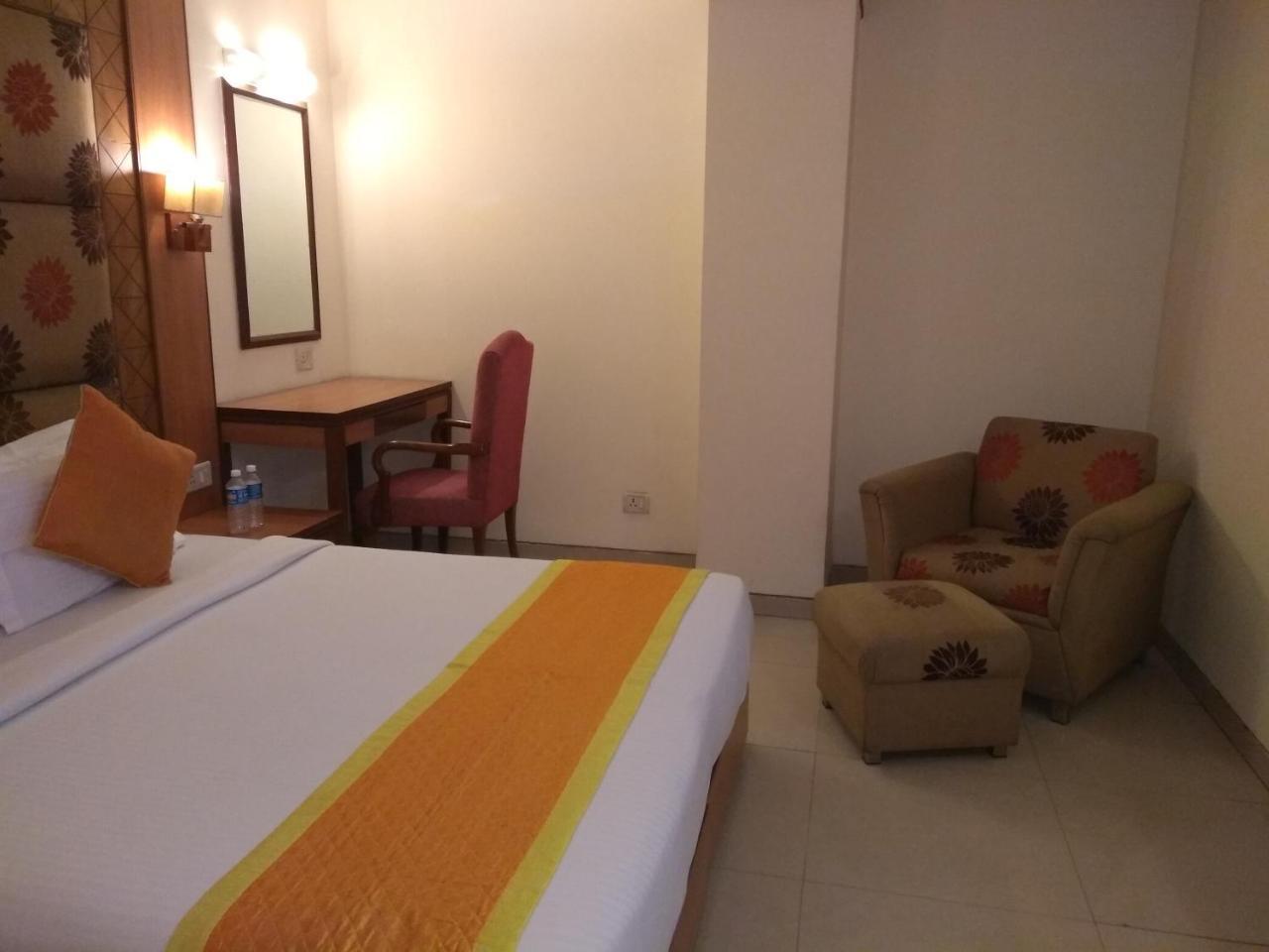 Hotel Southern Делі Екстер'єр фото